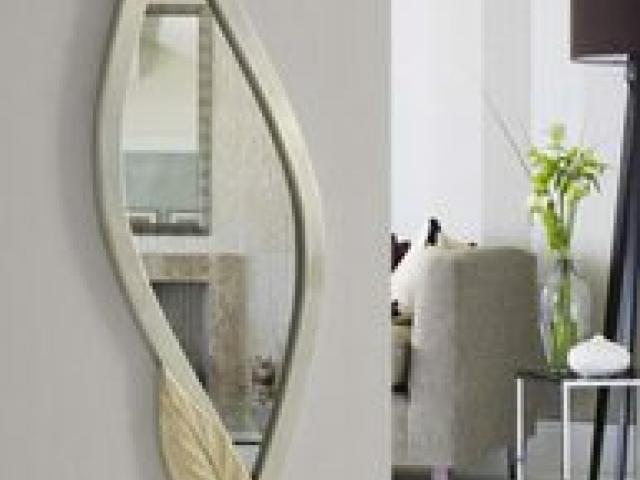 Big leafs decorative mirror| best for drawing/bedroom - Delhi - 1